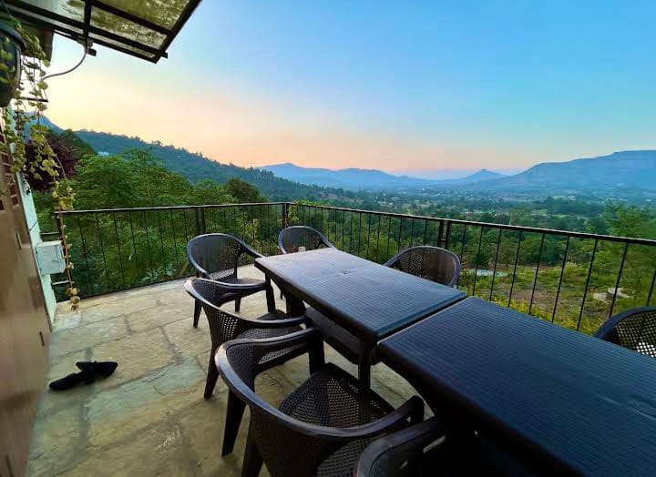 Located in the serene hills of Mulshi, Girivan Picnics is one of the best places for one-day outing from Pune.