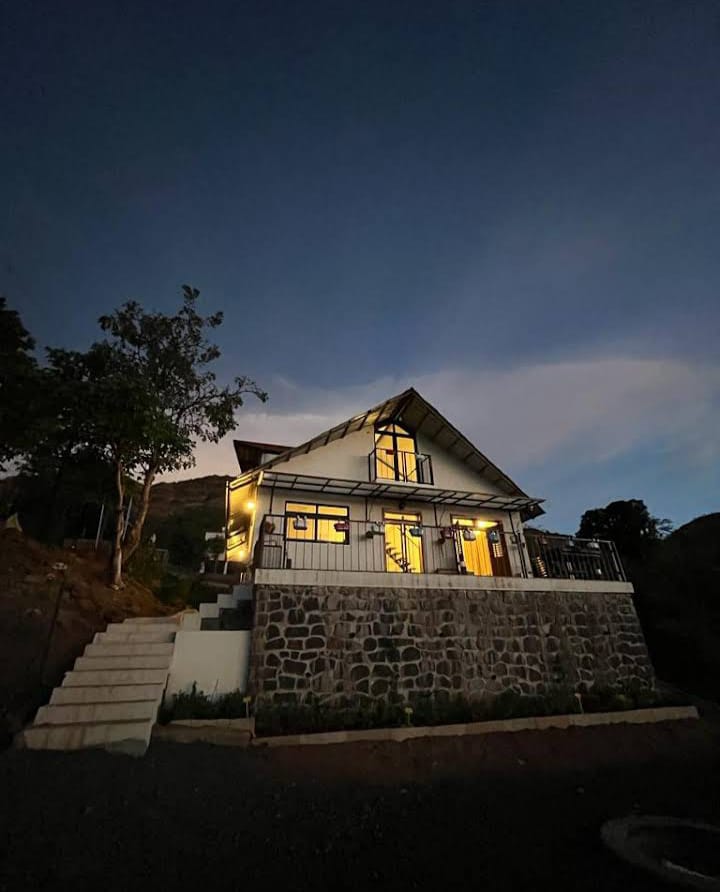 With breathtaking views and a cool climate, Girivan is recognized as one of the best picnic spots near Pune.