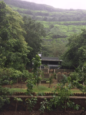 Family-Friendly Picnic Spots Near Pune | Day Out Ideas Family picnic near Pune One-day picnic Pune Picnic destinations Pune Weekend outing spots near Pune Nature picnic spots Pune Outdoor activities for families Mulshi Lake picnic Girivan picnic spots